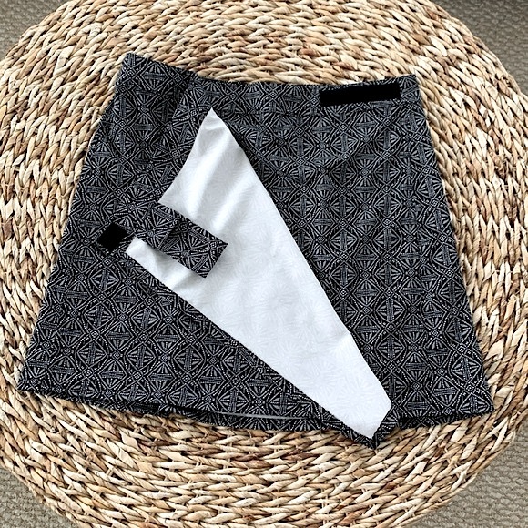 RipSkirt Hawaii Black Pearl Batik Wrap Skirt - Picture 6 of 13